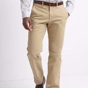 BRAND NEW GAP Khakis in Straight Fit 33W 30L